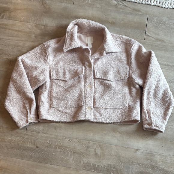H&M Jackets & Blazers - H&M Crop Sherpa Jackets Size Medium Button Down With Chest Pockets